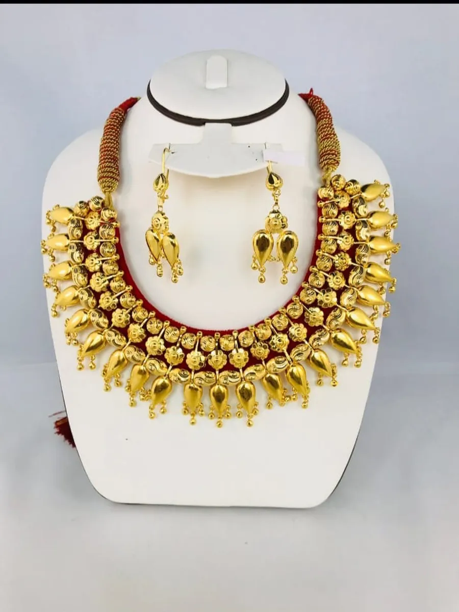 Comorian hara necklace in gold