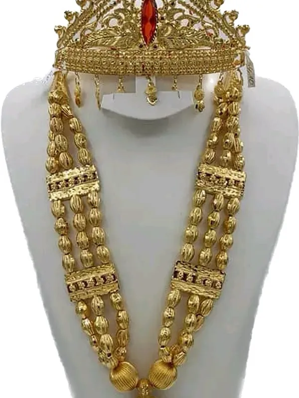 Three-row Comorian tourousse necklace in 21K gold